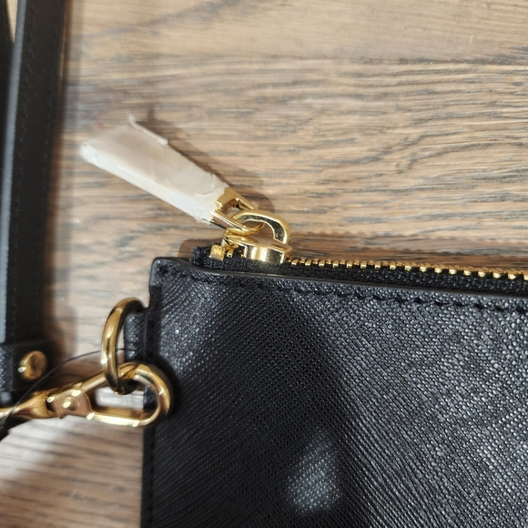 DKNY Black Wristlet With Dust Bag 7.5 inch x 5 inch - Picture 2 of 6